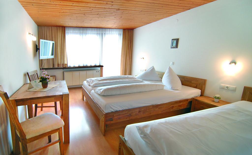 Nüziders Gasthof Bad Sonnenberg חדר תמונה